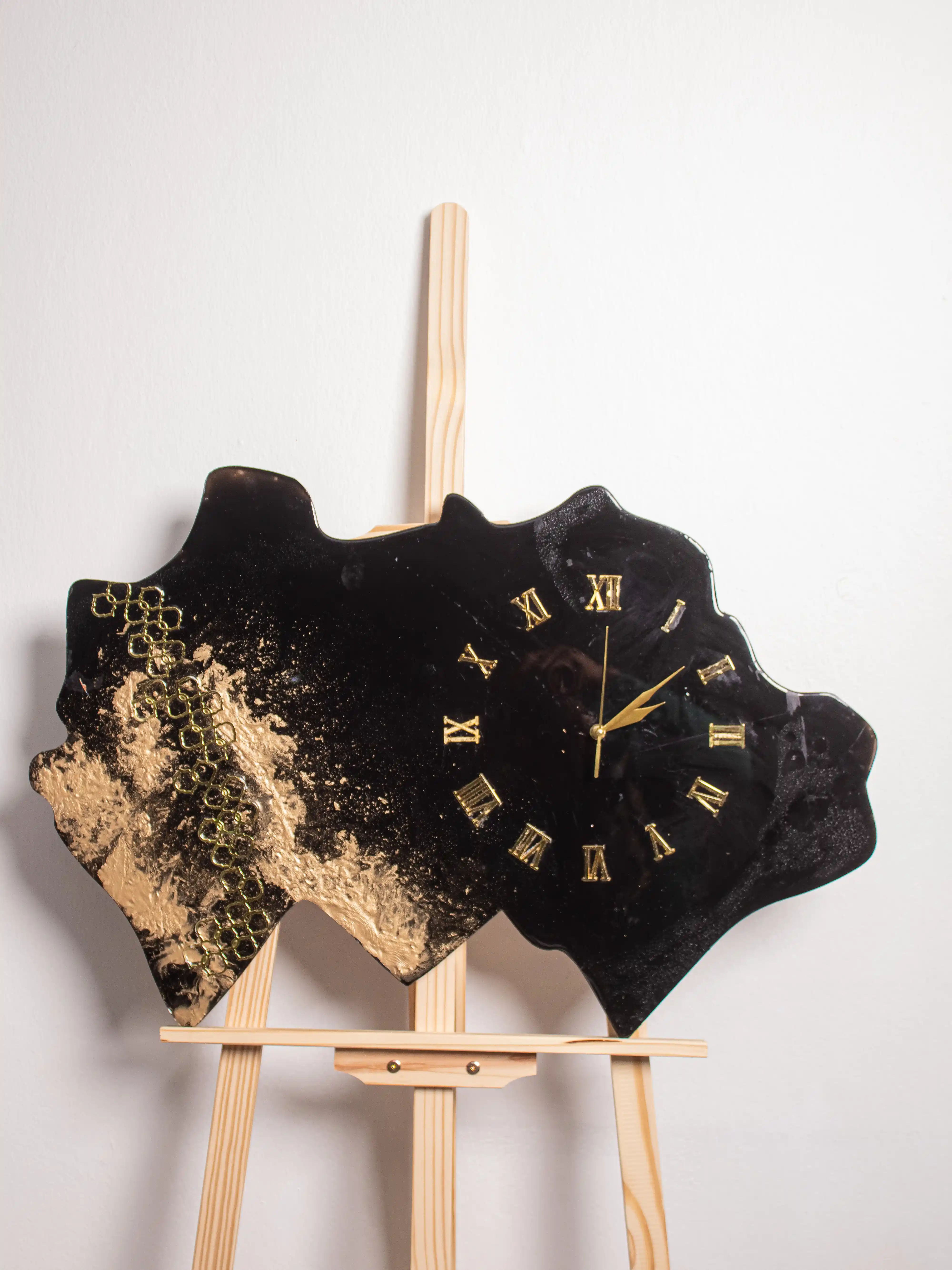 Black & Gold Luxe Resin Clock
