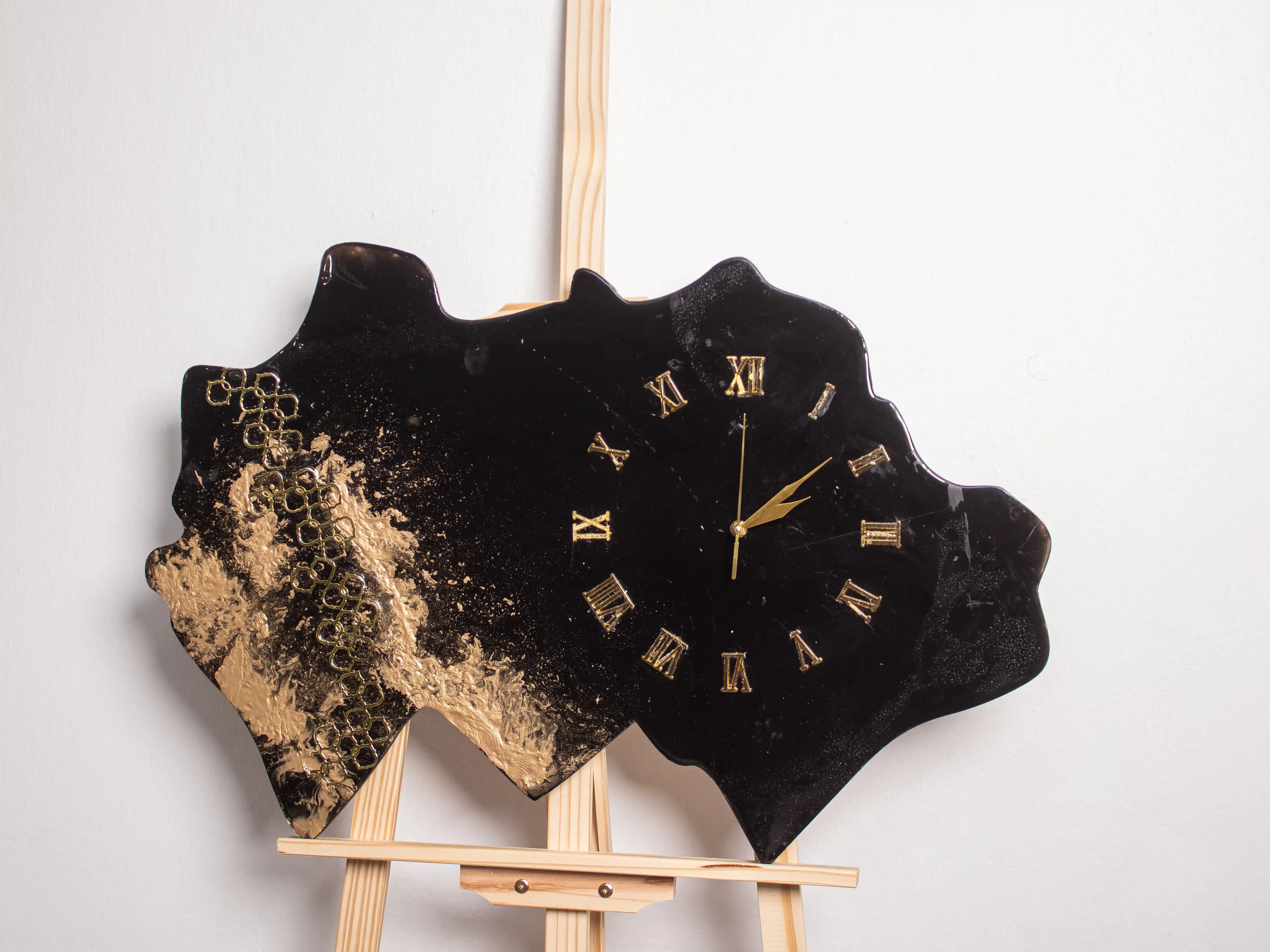 Black & Gold Luxe Resin Clock
