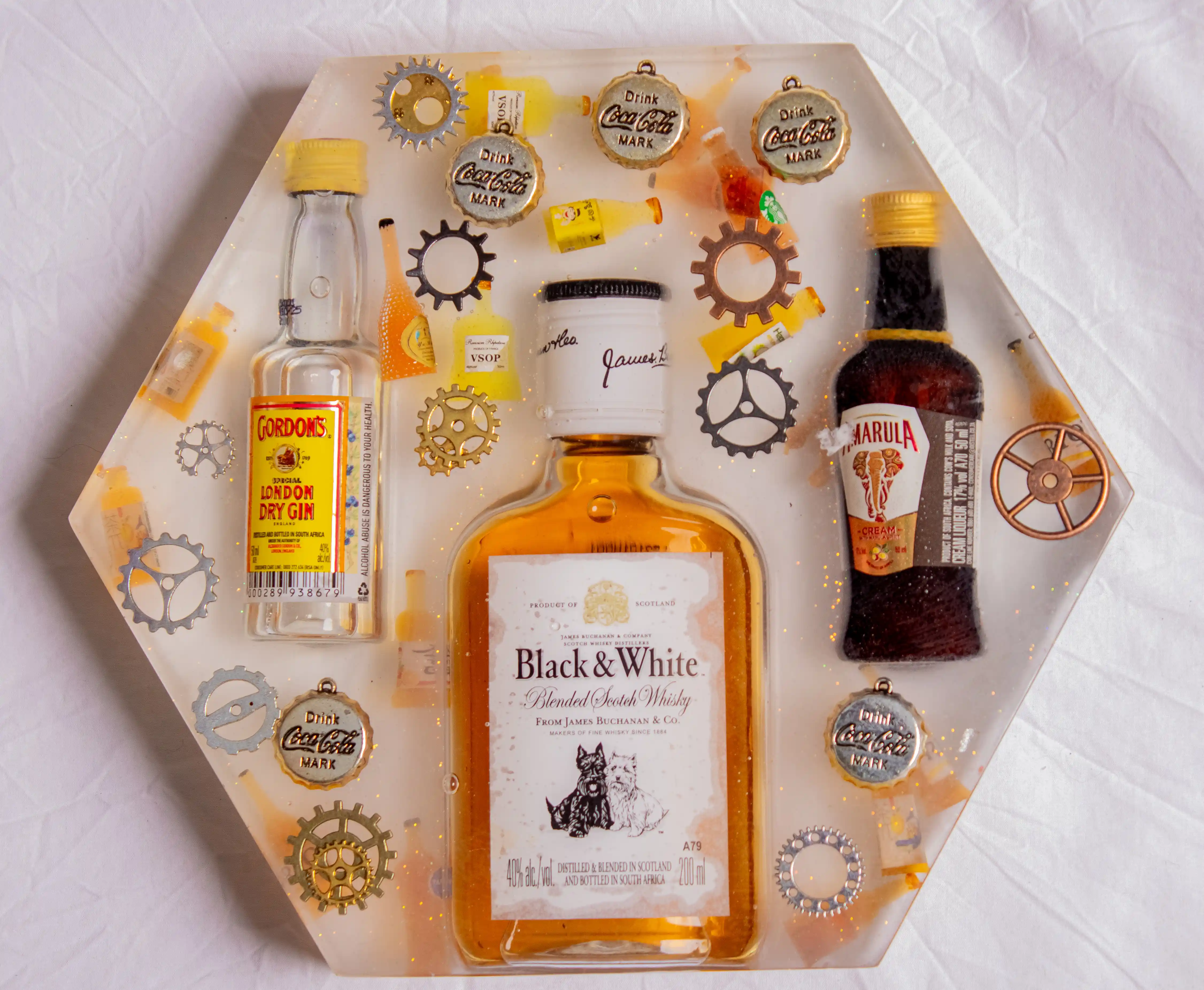 The Vintage Pub Hexagonal Resin Tray