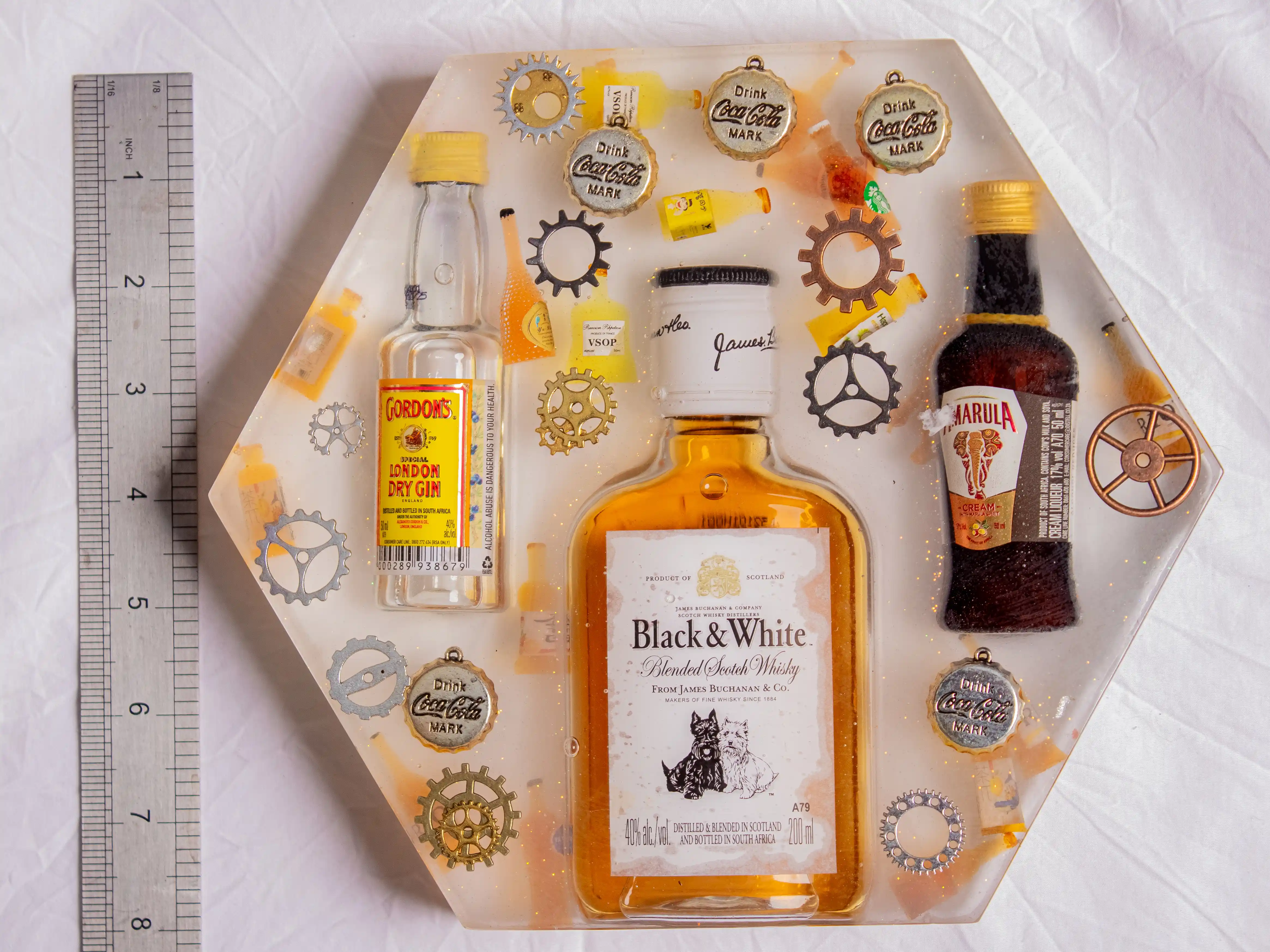 The Vintage Pub Hexagonal Resin Tray