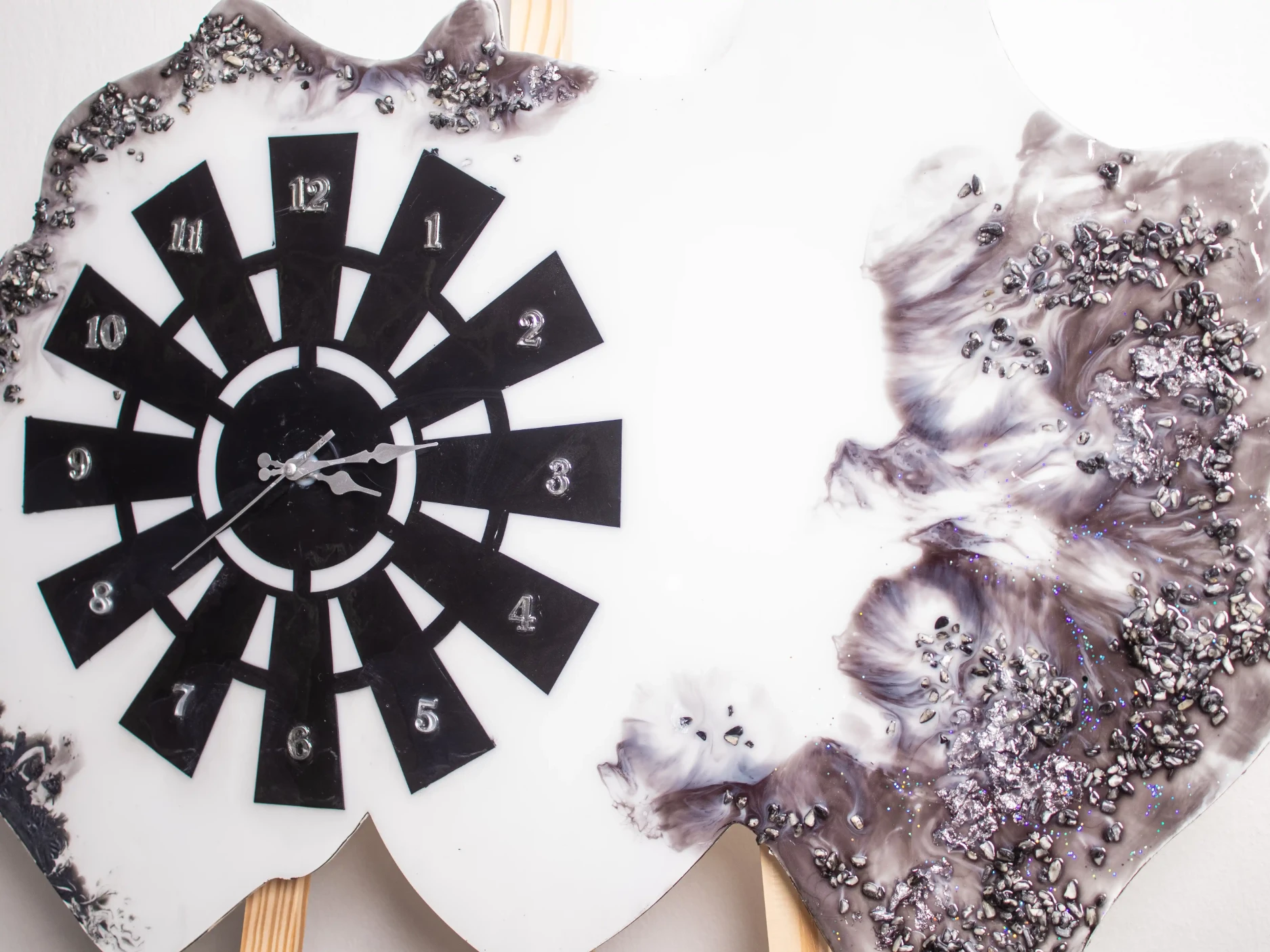 White & Silver Geode Clock